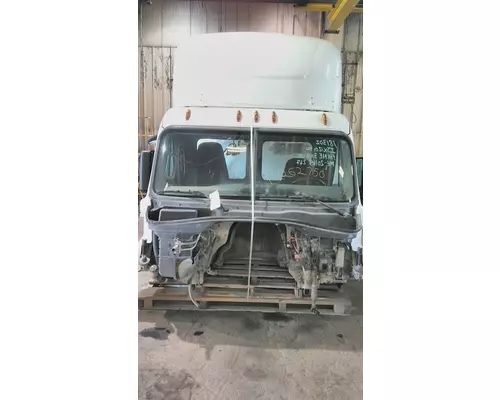 FREIGHTLINER CASCADIA 113 CAB