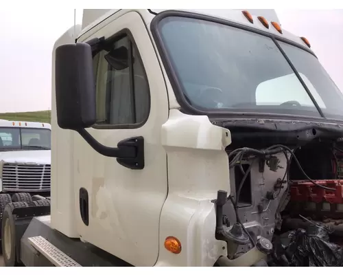 FREIGHTLINER CASCADIA 113 CAB