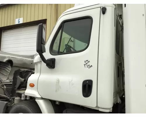 FREIGHTLINER CASCADIA 113 CAB