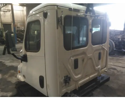 FREIGHTLINER CASCADIA 113 CAB