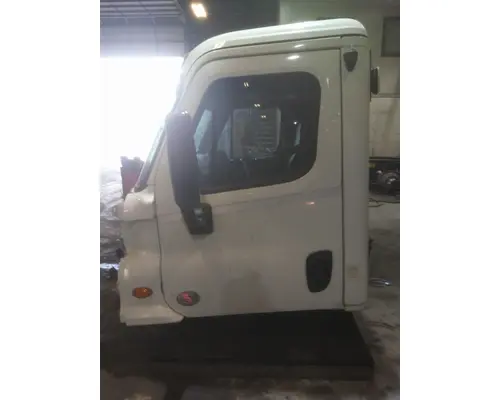 FREIGHTLINER CASCADIA 113 CAB