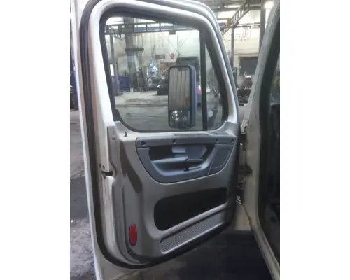 FREIGHTLINER CASCADIA 113 CAB