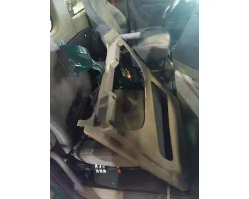 FREIGHTLINER CASCADIA 113 CAB