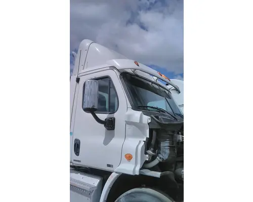 FREIGHTLINER CASCADIA 113 CAB