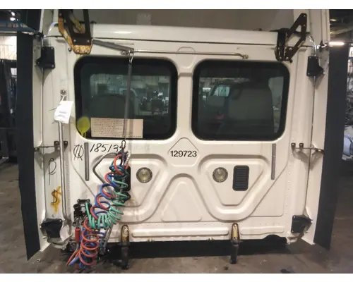 FREIGHTLINER CASCADIA 113 CAB