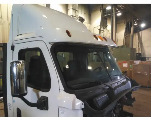 FREIGHTLINER CASCADIA 113 CAB