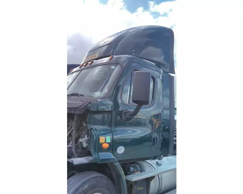 FREIGHTLINER CASCADIA 113 CAB