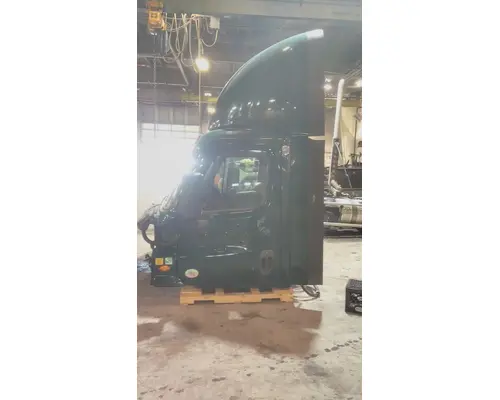 FREIGHTLINER CASCADIA 113 CAB