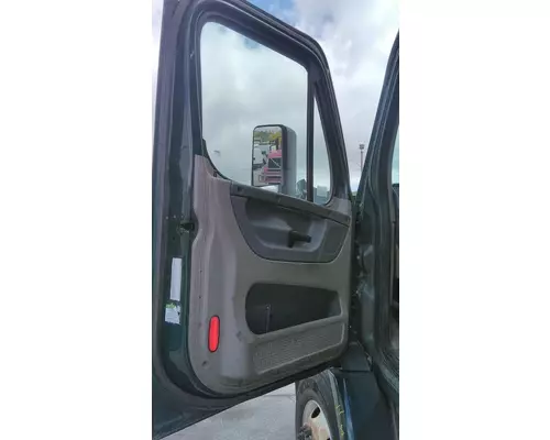 FREIGHTLINER CASCADIA 113 CAB