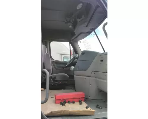 FREIGHTLINER CASCADIA 113 CAB