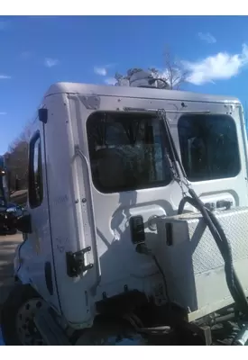 FREIGHTLINER CASCADIA 113 CAB