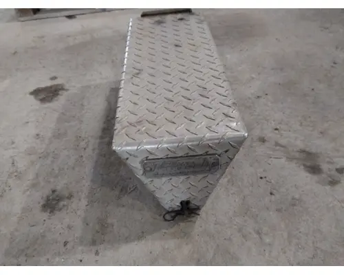 FREIGHTLINER CASCADIA 113 CHAIN HANGER