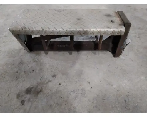 FREIGHTLINER CASCADIA 113 CHAIN HANGER