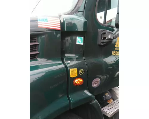 FREIGHTLINER CASCADIA 113 COWL
