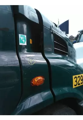 FREIGHTLINER CASCADIA 113 COWL