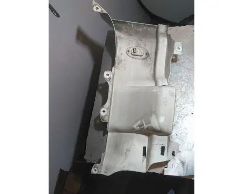 FREIGHTLINER CASCADIA 113 COWL