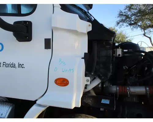 FREIGHTLINER CASCADIA 113 COWL