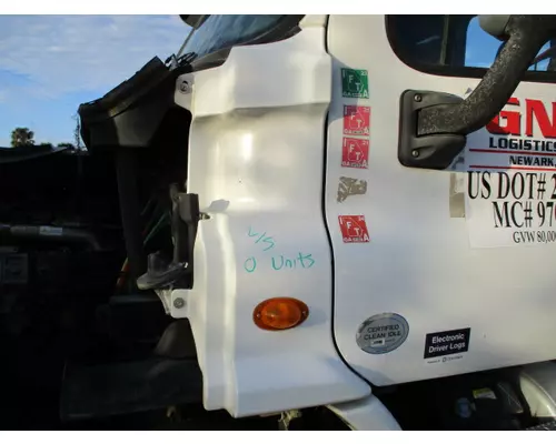 FREIGHTLINER CASCADIA 113 COWL