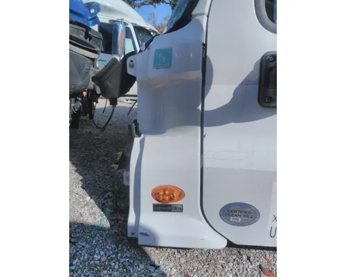 FREIGHTLINER CASCADIA 113 COWL