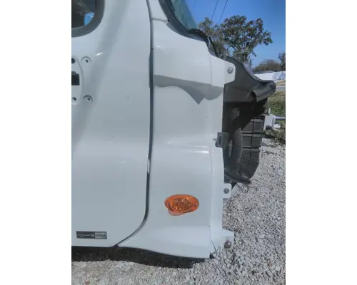 FREIGHTLINER CASCADIA 113 COWL