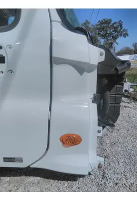 FREIGHTLINER CASCADIA 113 COWL