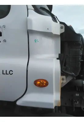 FREIGHTLINER CASCADIA 113 COWL