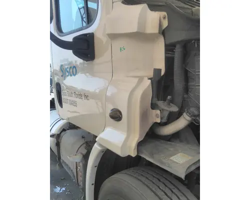 FREIGHTLINER CASCADIA 113 COWL