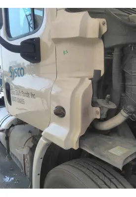 FREIGHTLINER CASCADIA 113 COWL