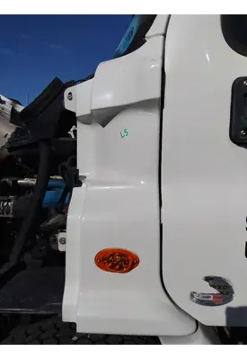 FREIGHTLINER CASCADIA 113 COWL