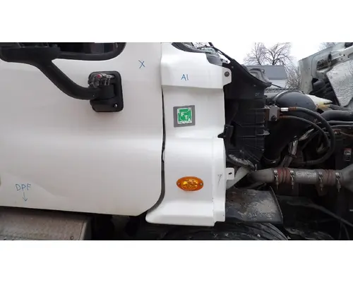 FREIGHTLINER CASCADIA 113 COWL