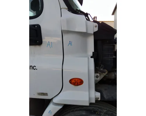 FREIGHTLINER CASCADIA 113 COWL