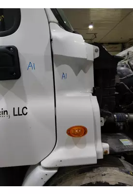 FREIGHTLINER CASCADIA 113 COWL