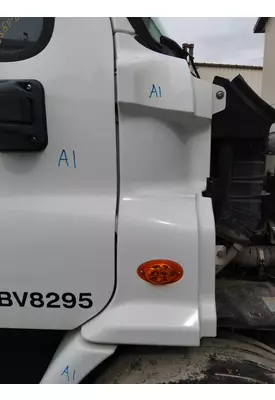 FREIGHTLINER CASCADIA 113 COWL