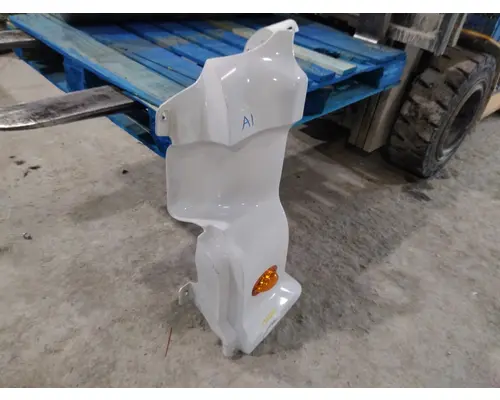 FREIGHTLINER CASCADIA 113 COWL