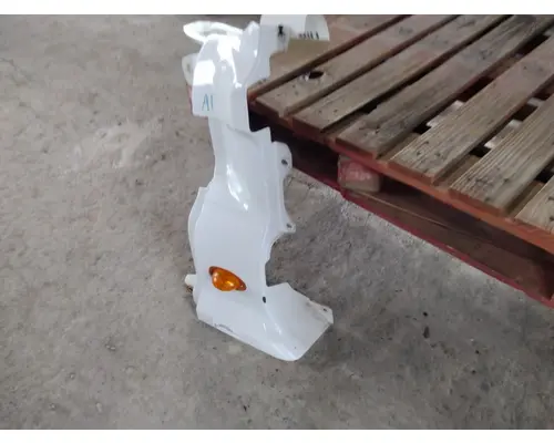 FREIGHTLINER CASCADIA 113 COWL