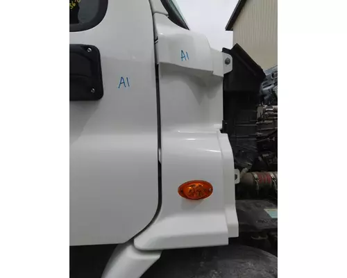 FREIGHTLINER CASCADIA 113 COWL