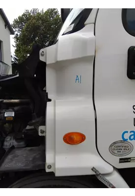 FREIGHTLINER CASCADIA 113 COWL