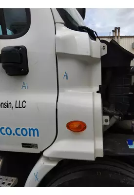 FREIGHTLINER CASCADIA 113 COWL