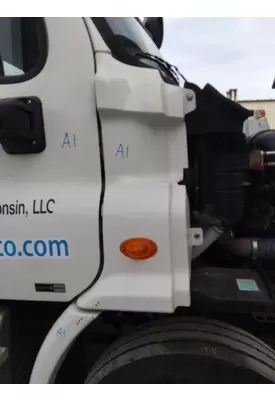 FREIGHTLINER CASCADIA 113 COWL