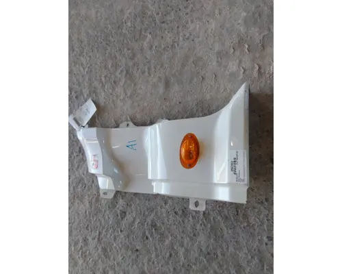 FREIGHTLINER CASCADIA 113 COWL