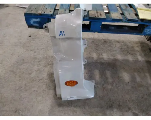 FREIGHTLINER CASCADIA 113 COWL