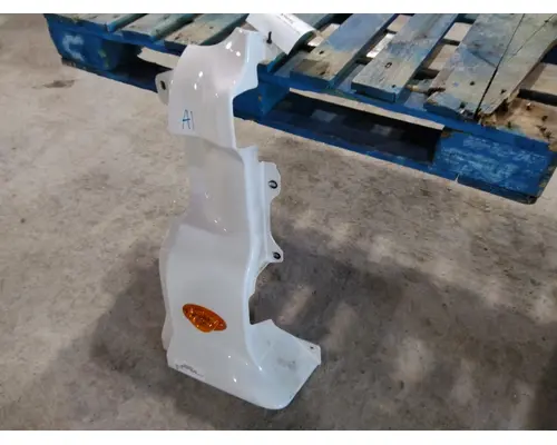 FREIGHTLINER CASCADIA 113 COWL