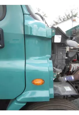 FREIGHTLINER CASCADIA 113 COWL
