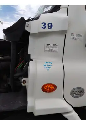 FREIGHTLINER CASCADIA 113 COWL