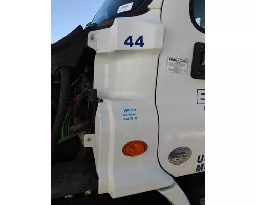 FREIGHTLINER CASCADIA 113 COWL