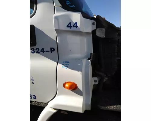FREIGHTLINER CASCADIA 113 COWL
