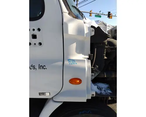 FREIGHTLINER CASCADIA 113 COWL