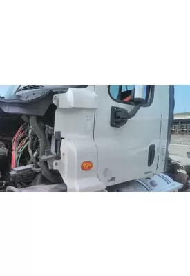 FREIGHTLINER CASCADIA 113 COWL