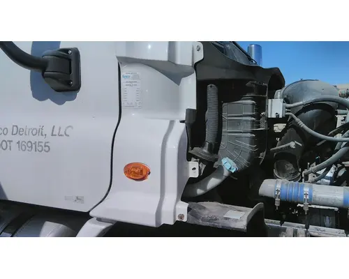 FREIGHTLINER CASCADIA 113 COWL