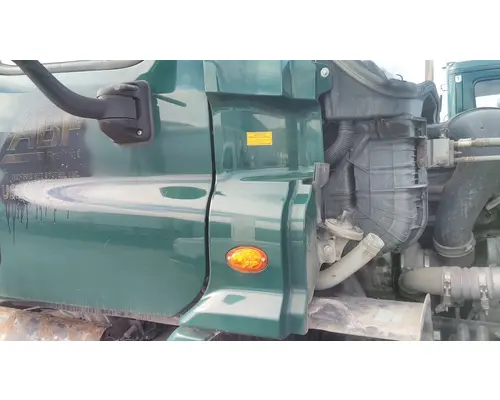 FREIGHTLINER CASCADIA 113 COWL